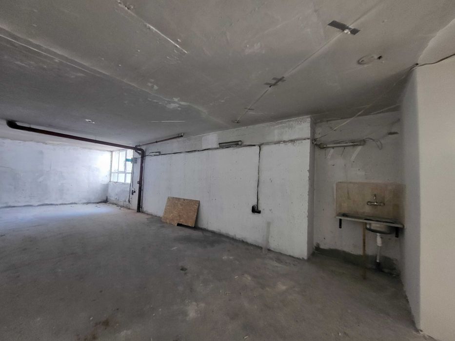 Дава се под наем Гараж / Паркомясто в София, Център - 102 кв.м за 420 € - Снимка #4