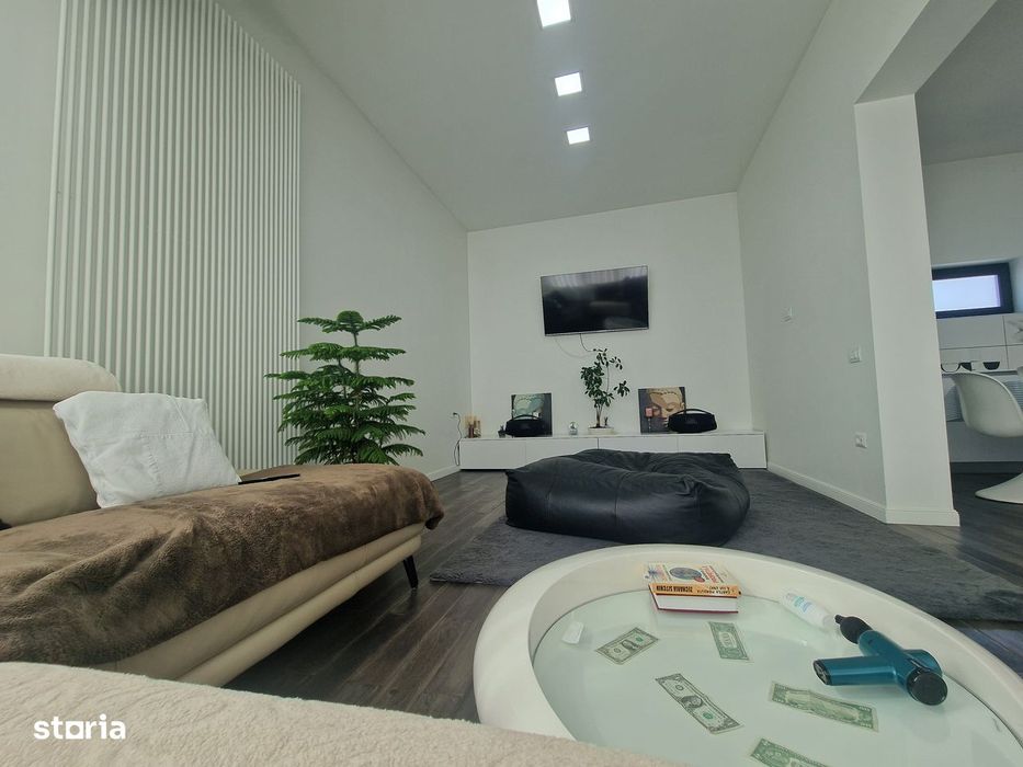 Mamaia Nord- 3 camere, 3 grupuri sanitare, curte 40mp,mobilat-143.000e