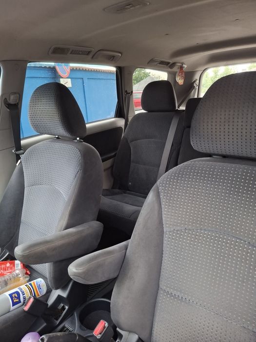 Mitsubishi Grandis 2.0 DI-D 140 CP • 7 Locuri • 2007 • 315.000 km • 2.700 €