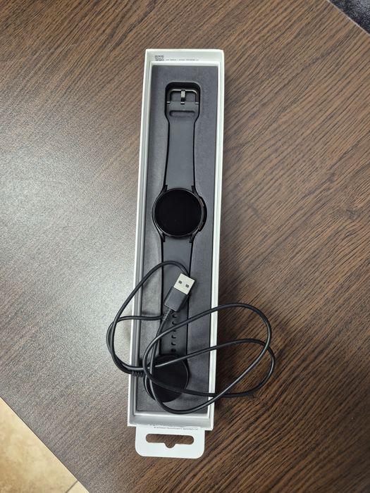 Смарт часовник Samsung Galaxy Watch 4