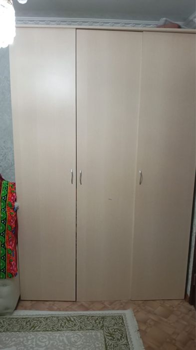 Продам шкаф в хорошом состояние