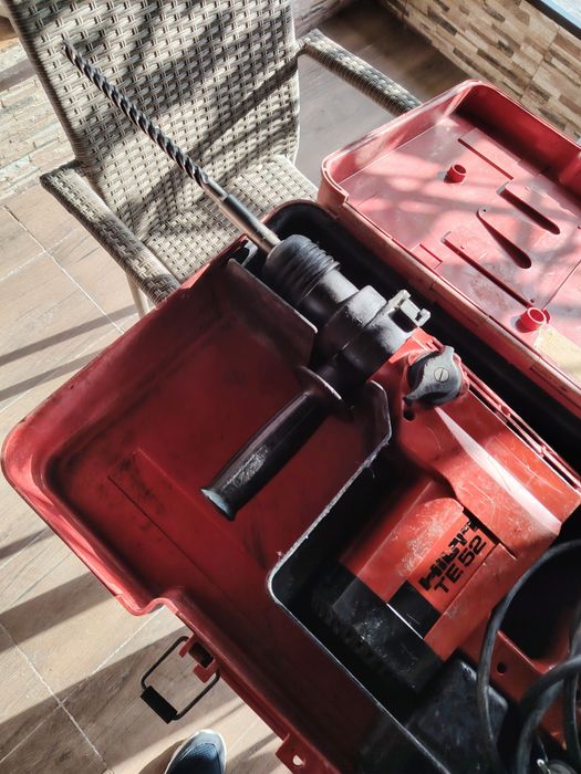 Hilti te 52, Hitachi MR 40