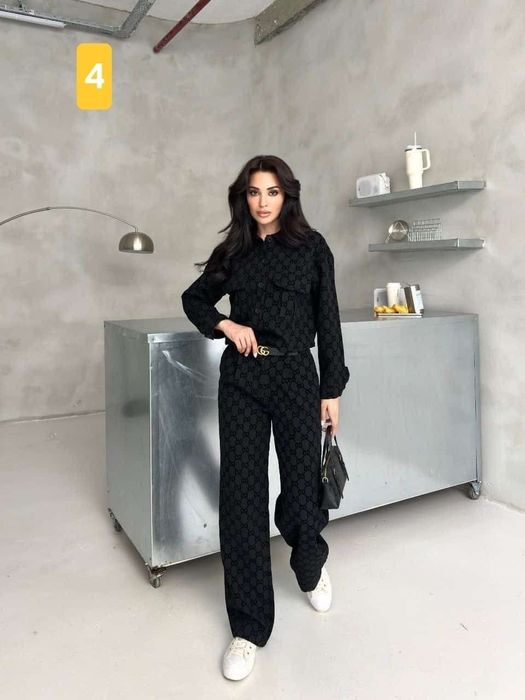 Compleu damă 
Calitate superioară 
Poza 2
XL 
Poza 4
XL 
270 lei