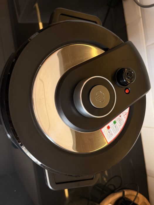 Продавам Мултикукър Tefal Turbo Cuisine & Fry 2-в-1 (7.6L)