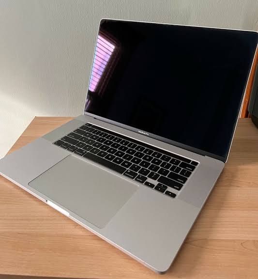 Apple MacBook Pro 2019 Core i7 16ram ssd 512