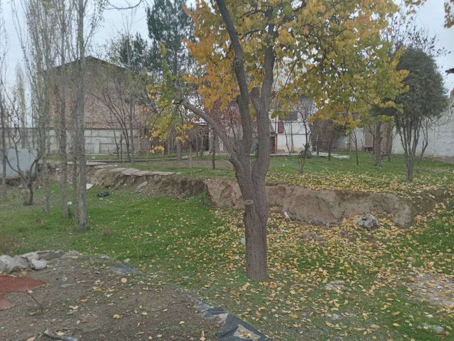 Dacha sotiladi Nazarbeda ili obmen moshinaga