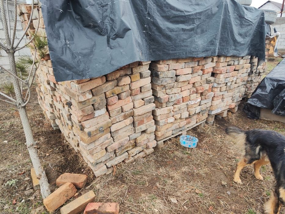 Қызыл кірпіш сатамын