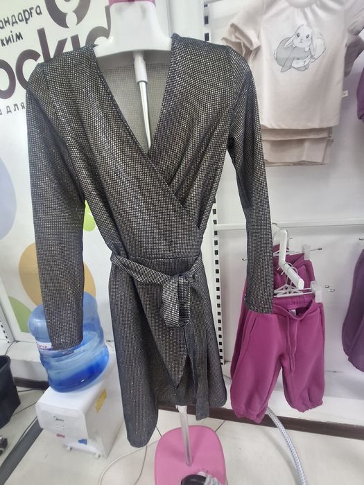 Продам платье блестящее