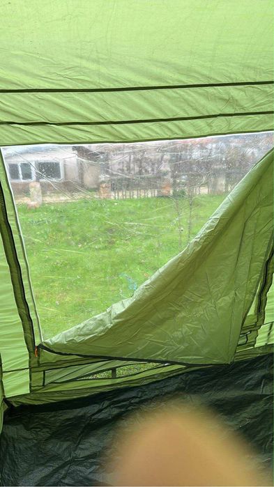 голяма палатка за къмпинг