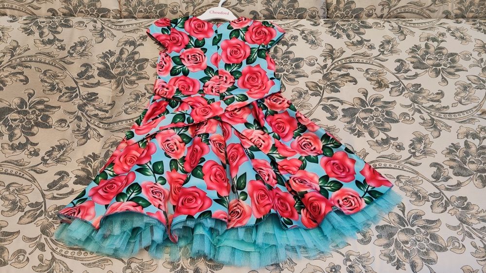 Нарядные платья на девочку