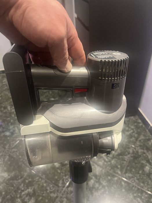Прахосмукачка dyson DC 45  в добро състояние но за батерия