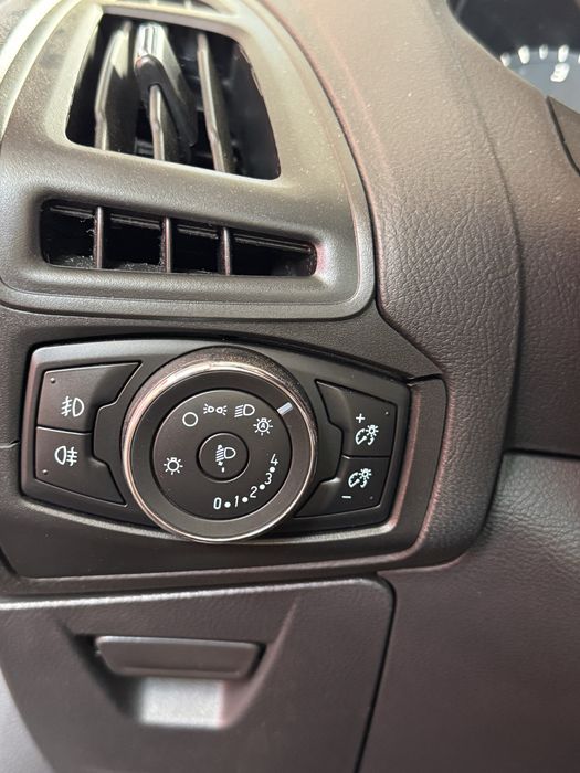 FORD Focus 2013 — imagine 5