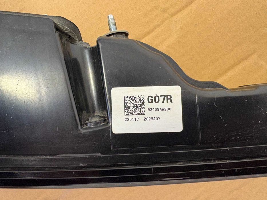 Stop central capota spate Hyundai Elantra dupa 2021 cod 92409AA200