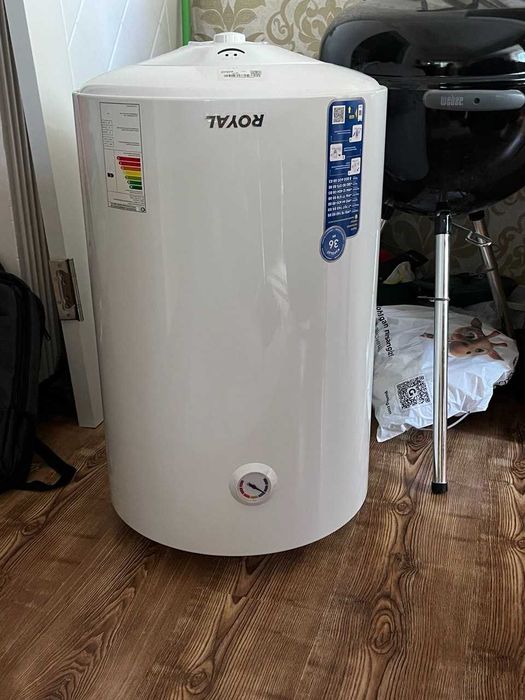 Royal Водонагреватель Ariston 80л