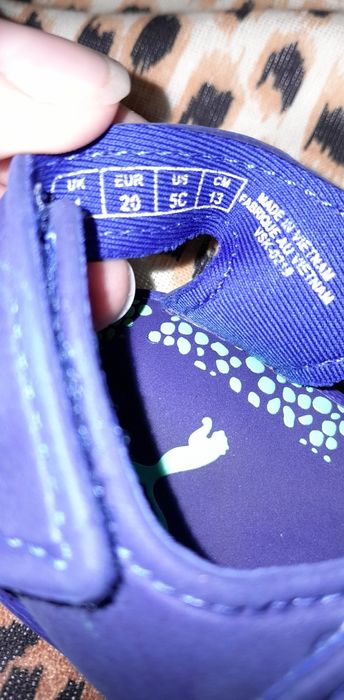 Vînd sandale Puma mărime 20