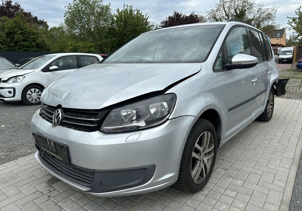 Vw touran 2012g 1.6 105k автомат Нави на части