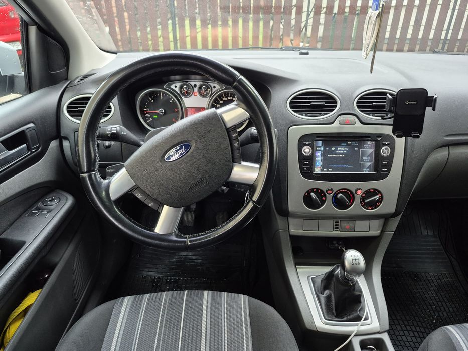 Ford Focus 2010 16.