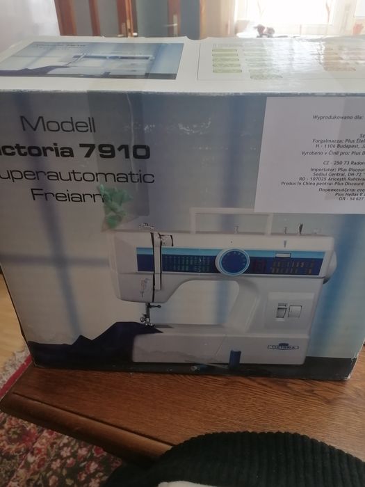 Mașina de cusut electrica Victoria 7910, folosita doar de câteva ori,