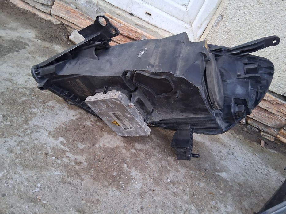 Far stanga /dreapta XENON Opel Zafira B 2005 2010