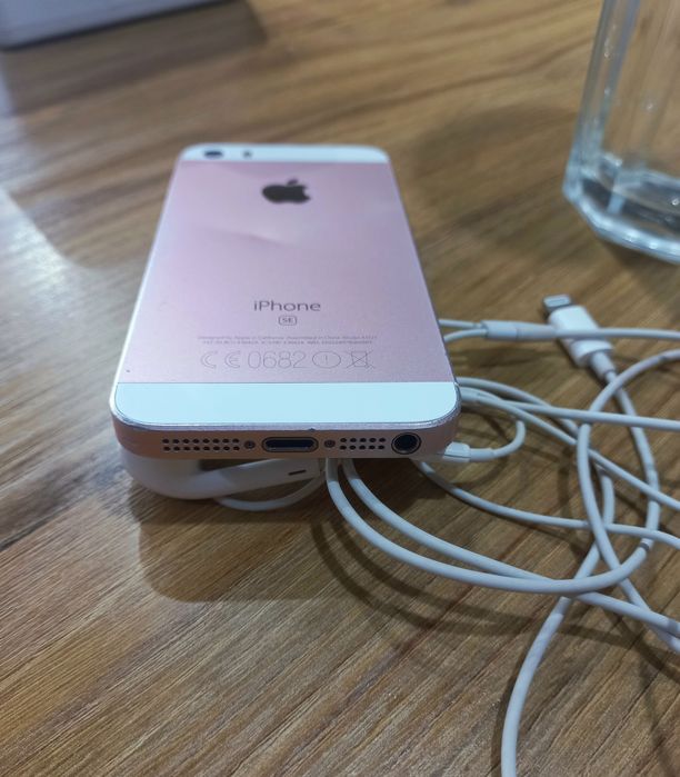Iphone SE в отличном состоянии