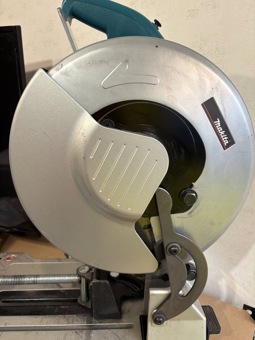 Отрезна машина MAKITA LC1230