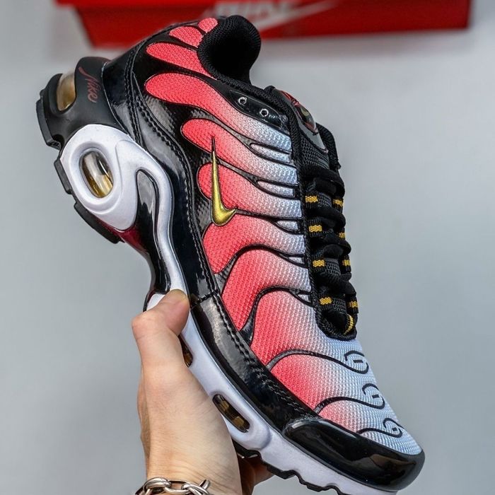 Спортивные кроссовки Nike Tn