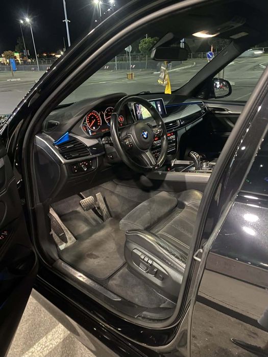 Продавам  BMW x5 M50D