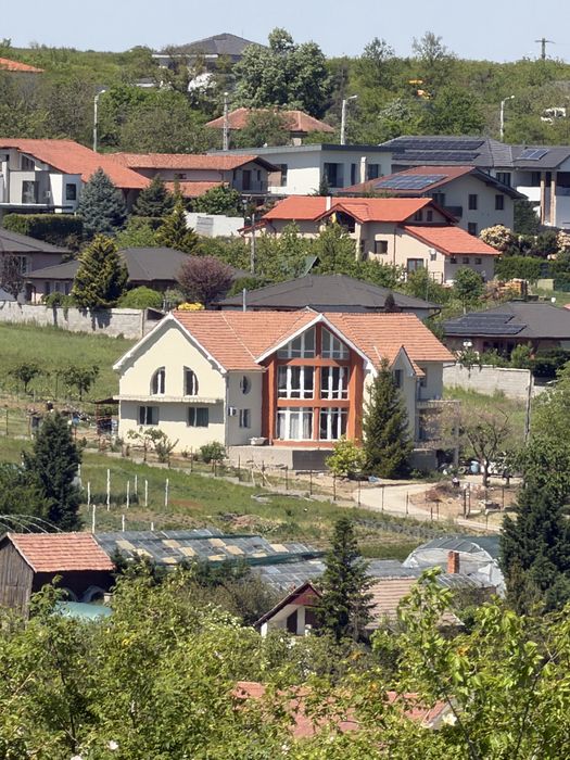 Vand Casa Zona De Dealuri