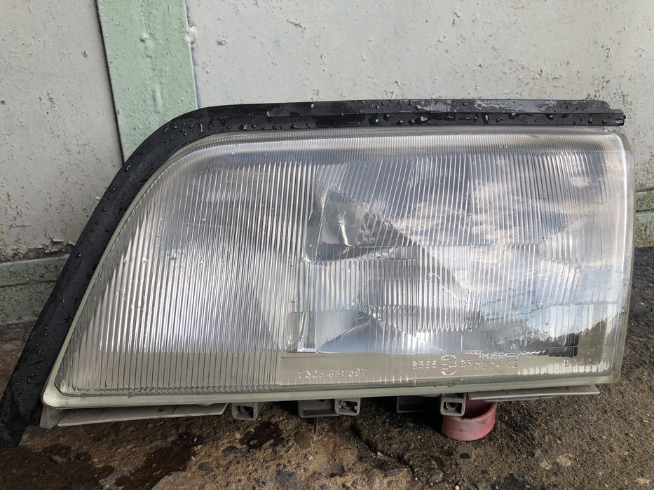 Фарове за Мерцедес Ц класа