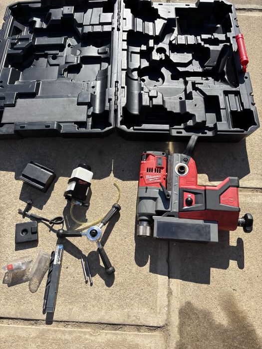 Masina de gaurit cu talpa magnetica Milwaukee M18 FMDP - NOUA