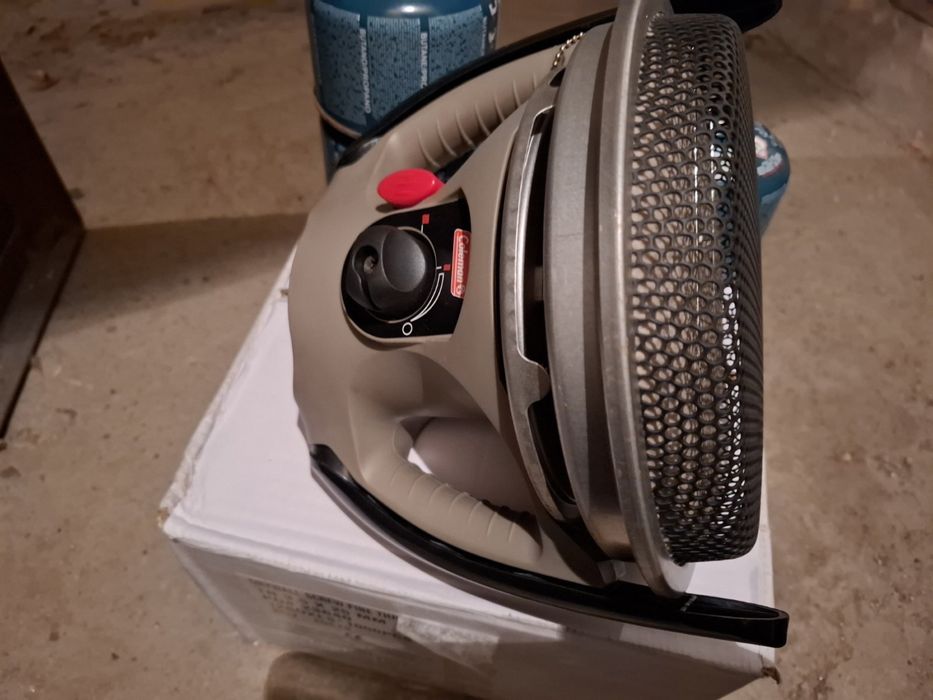 Продавам каталитична печка Coleman-blak