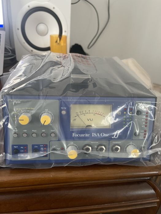 Продаю новый предусилитель Focusrite ISA One