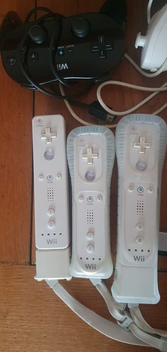 Consola Nintendo Wii cu jocuri si accesorii SE VAND SI SEPARAT