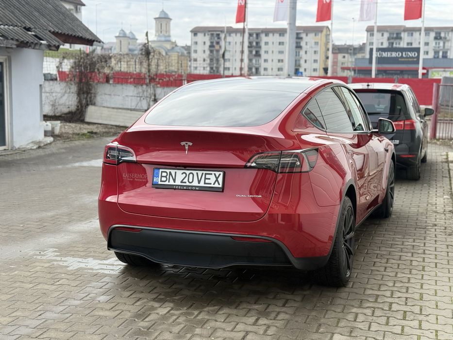 Tesla Model  Y  Long Range 4x4