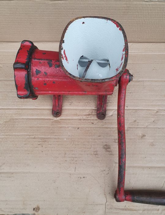 Mașina de tocat carne Flacăra 32