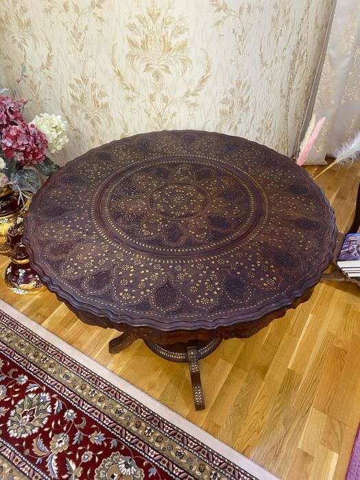 Стол индийский красное дерево