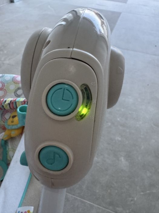 Vand balansoar electric și masa de infasat