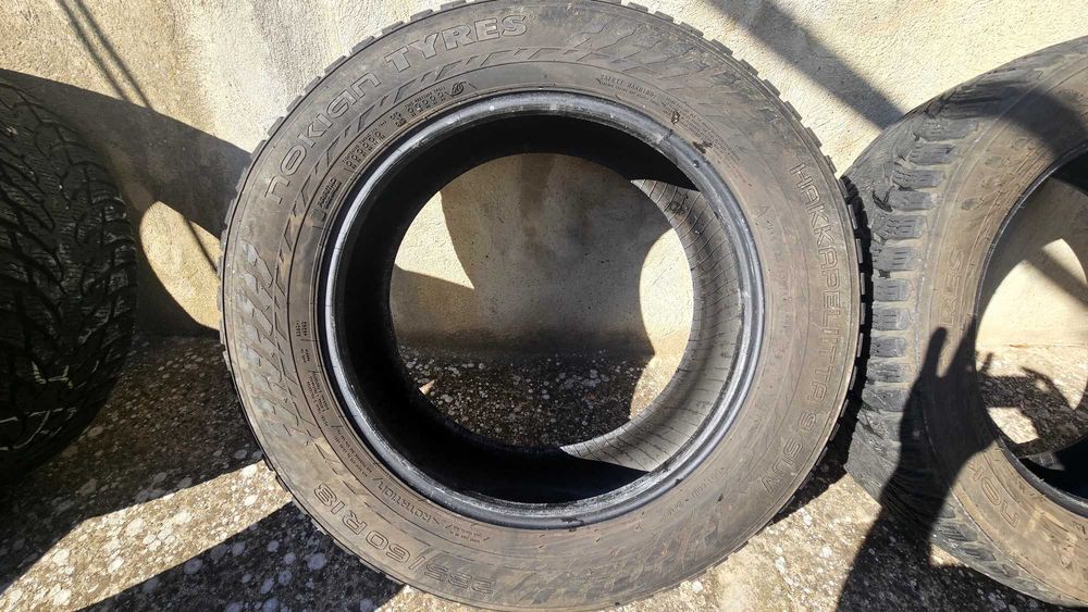 235/60R18 зимни Nokian