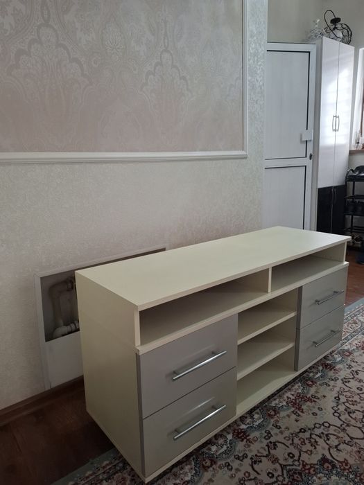Тв тумба в отличном состояний