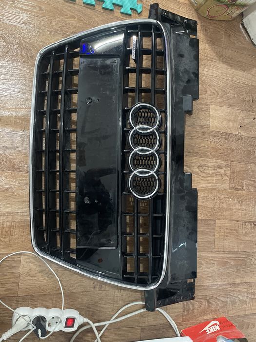 Продавам решетка оригинала за audi TT