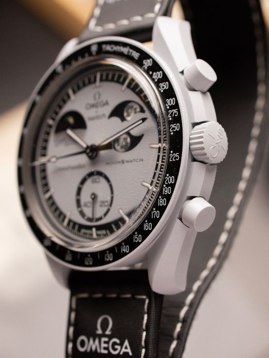 Omega swatch mission to earthphase