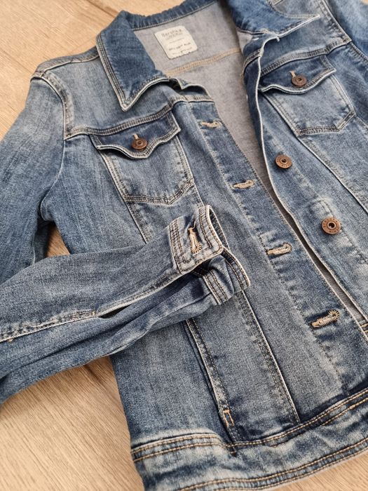 Geacă scurtă denim Bershka