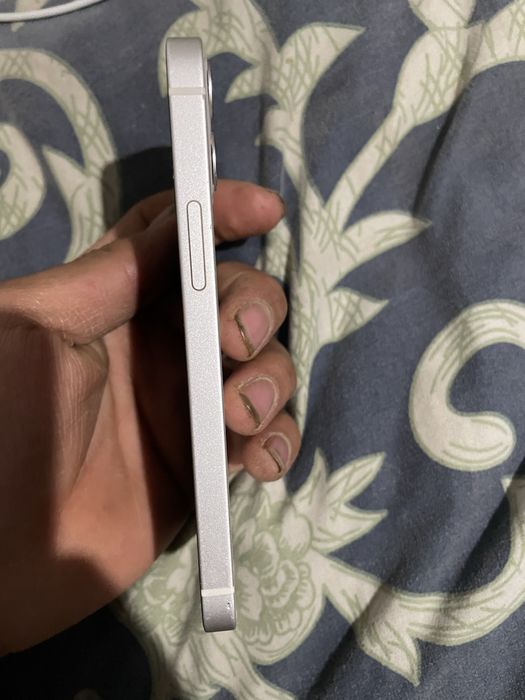 Iphone 12 ideal holatda
