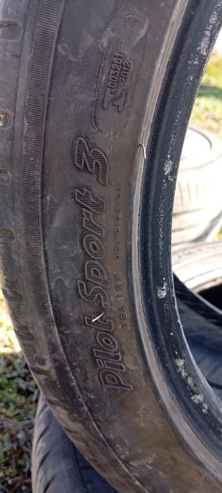 Два броя Гуми 255/40/19 Michelin