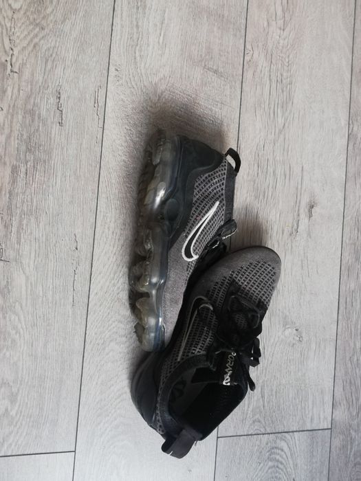 Продавам оргинални маратонки Nike