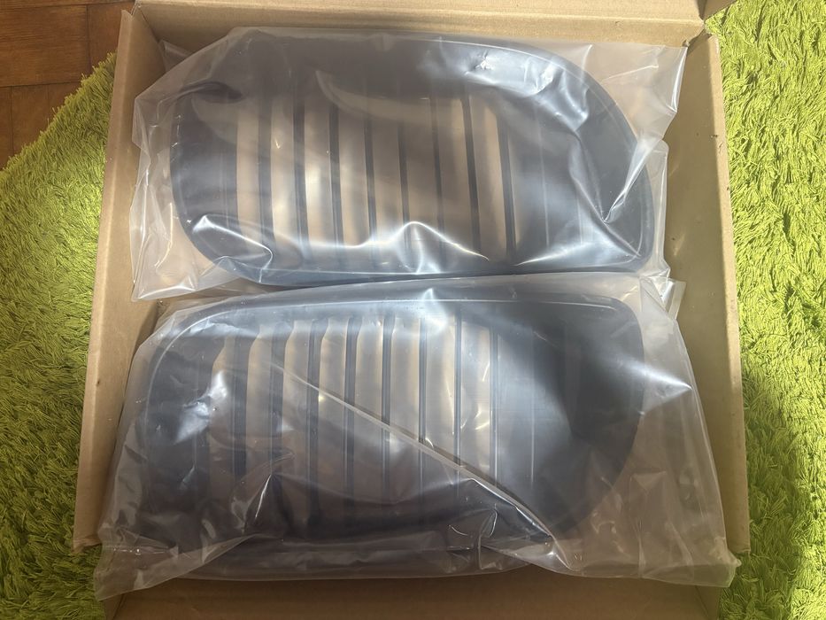 Vand grile e46 facelift negre noi