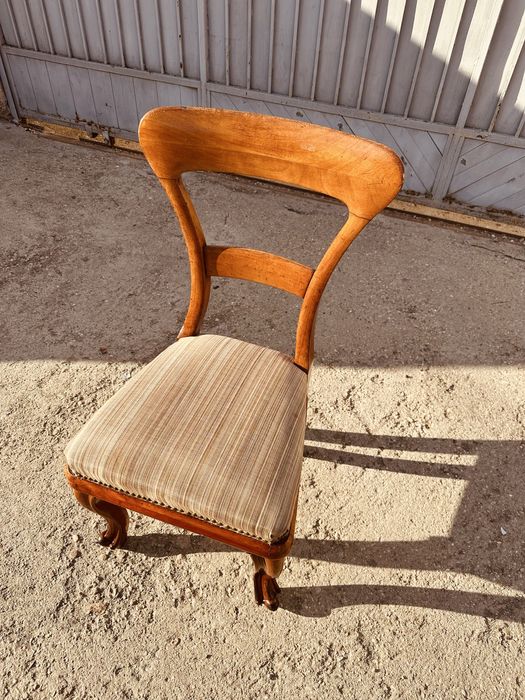 Антикварен стол от началото на ХХ век – масивно дърво