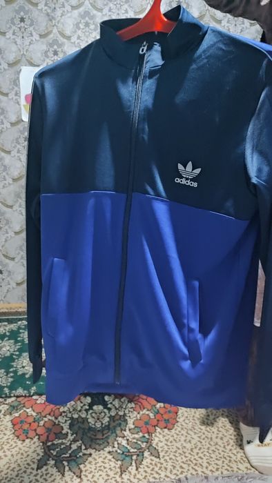 Sport kiyimi qiz oʻgʻilgayam trio keladi