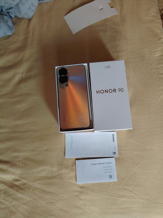 Продам телефон Honor90