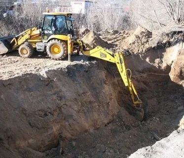 Котлован под фундамент Экскаватор 140 Копка грунта Шымкент
